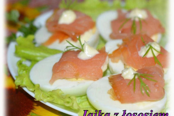 Jajka z łososiem