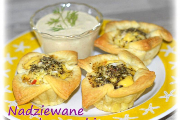 Nadziewane koszyczki z ciasta francuskiego