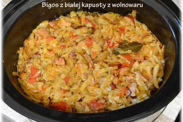 Bigos z białej kapusty z wolnowaru