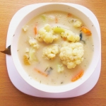 Biała zupa kalafiorowa