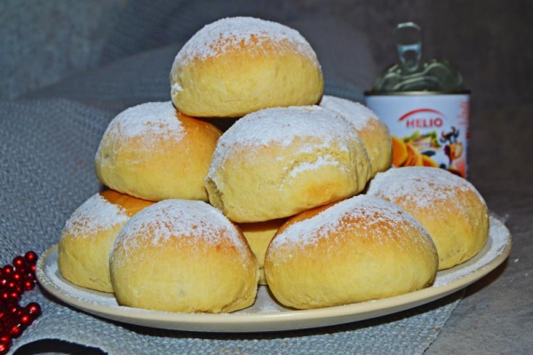 Bułeczki drożdżowe (drożdżówki) z kajmakiem