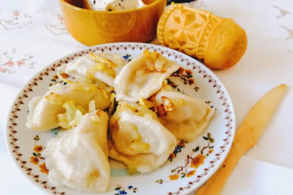 Pierogi ruskie z bryndzą