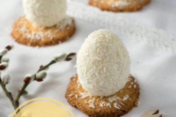 Monoporcje – jajka z białą czekoladą i żelką mango-marakuja