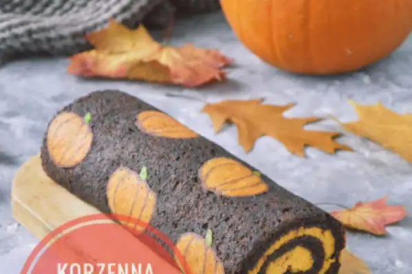 Korzenna rolada dyniowa ze wzorem – jesienny deser na Halloween