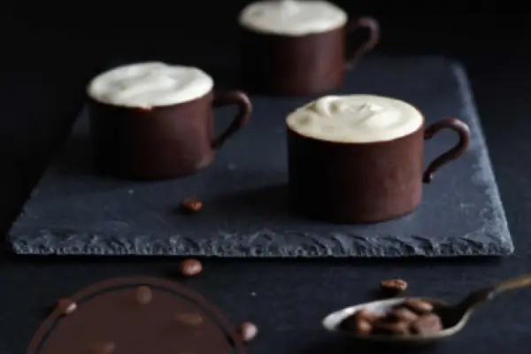 Czekoladowy kubek kawy – czekoladowo-kawowa monoporcja z likierem
