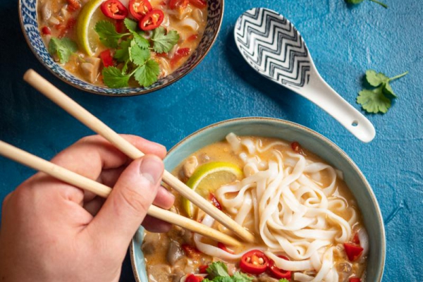 Tajska zupa Tom Kha z boczniakami