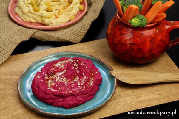 Hummus z burakiem
