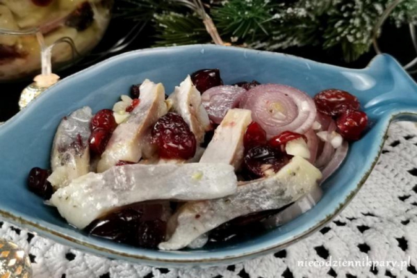 Śledzie z żurawiną