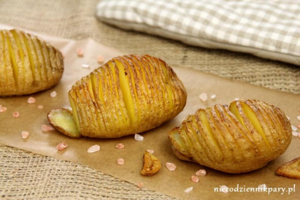 Ziemniaki Hasselback