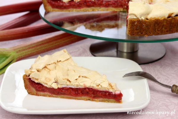 Tarta z rabarbarem i malinami