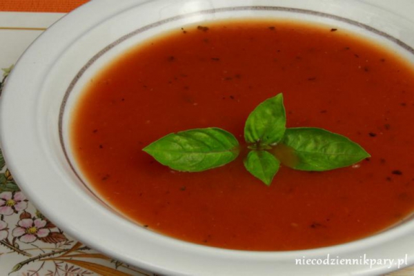Zupa pomidorowa ze świeżych pomidorów