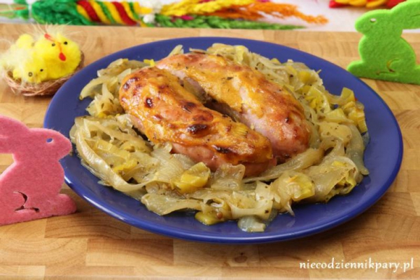 Biała kiełbasa pieczona w piwie