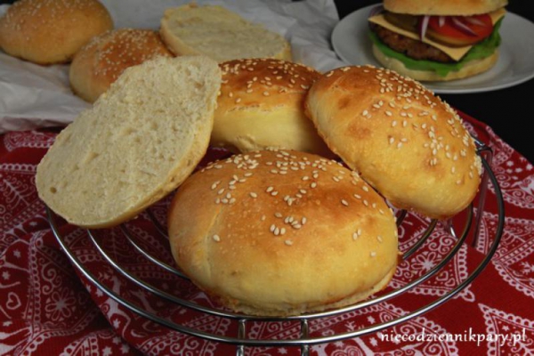 Bułki do hamburgerów