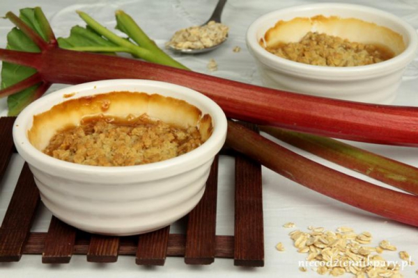 Crumble rabarbarowe