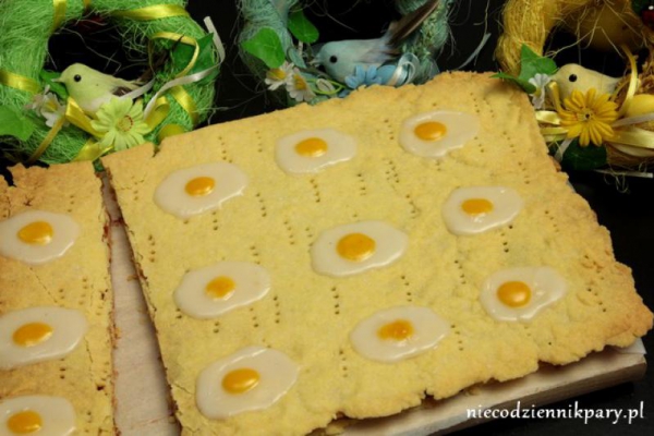 Kruchy mazurek śliwkowy
