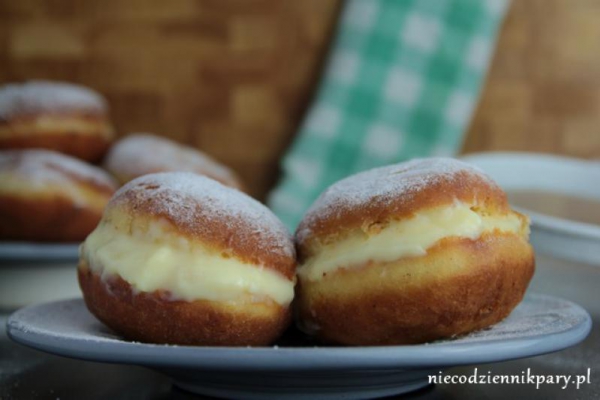 Pączki z kremem waniliowym