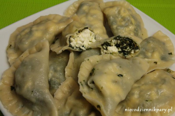Pierogi ze szpinakiem i serem feta
