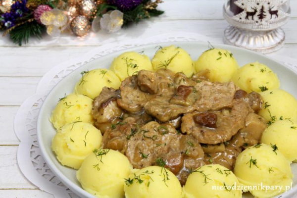 Polędwiczki wieprzowe w sosie z borowików