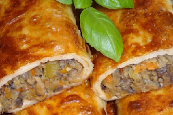 Krokiety z kapustą kiszoną i pieczarkami.