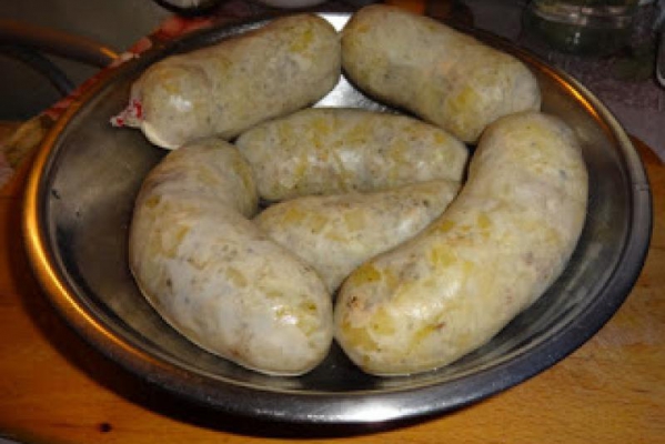 Kiełbasa z ziemniaków i mięsa.