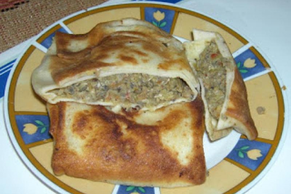 Krokiety z kiszoną kapustą, mięsem i pieczarkami.