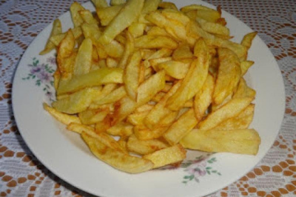 Frytki kartoflane.