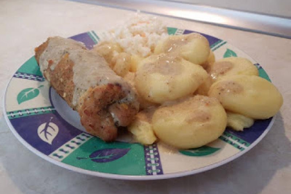 Roladka wieprzowa, kluski śląskie.