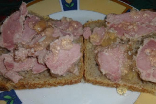 Kanapki z golonką ze słoiczka.