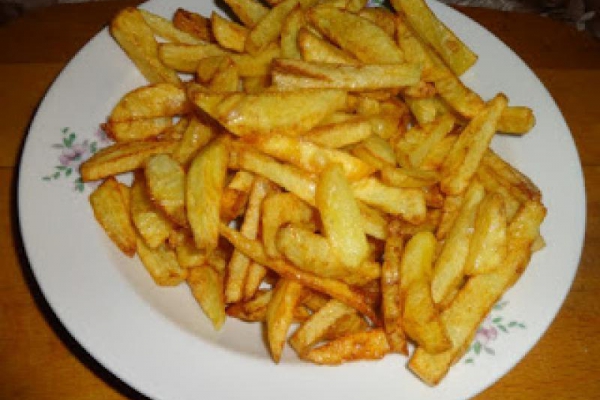 Frytki z ziemniaków.