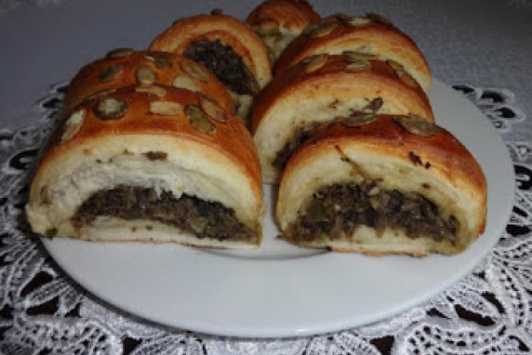 Paszteciki z pieczarkami.