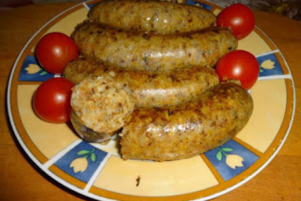 Biała kaszanka na mięsie z kaczek i gęsi oraz ostrym sosem z papryczek habanero.