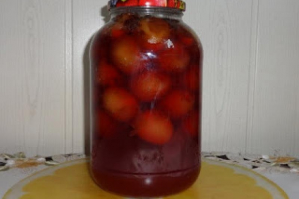 Kompot ze śliwek.
