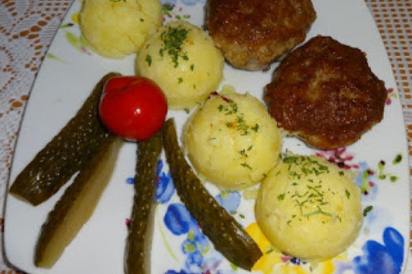 Kotlety mielone z dzika.