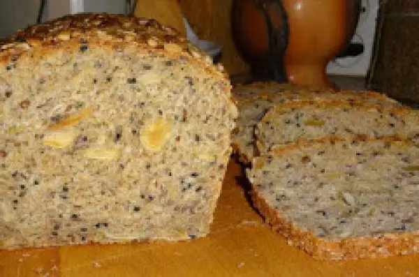 Chleb pszenno-żytni na drożdżach, 4 ziarna.