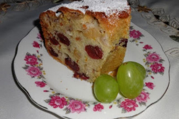 Ciasto z pijanymi wisienkami i agrestem.