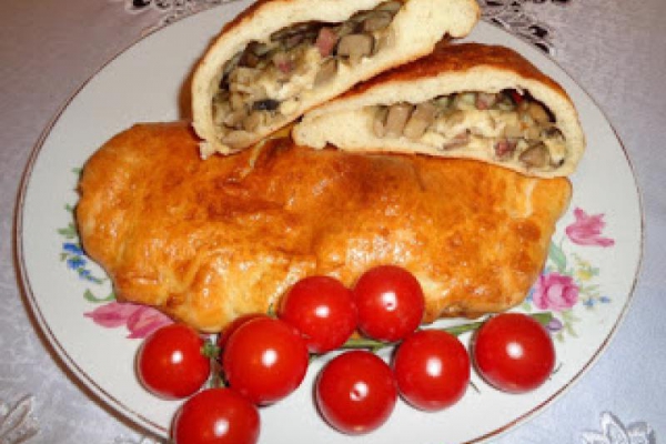 Duże calzone, krokodyle.