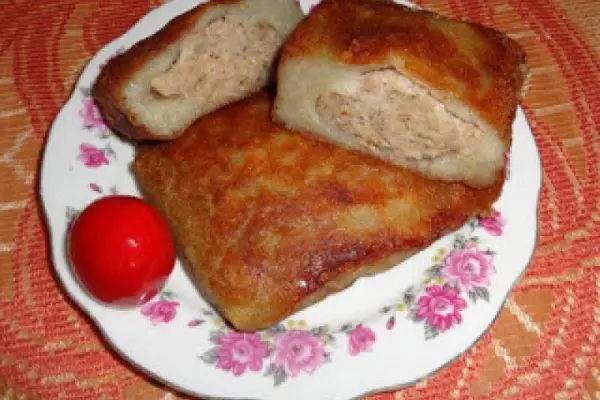 Ziemniaczane kotlety z mielonym mięsem.