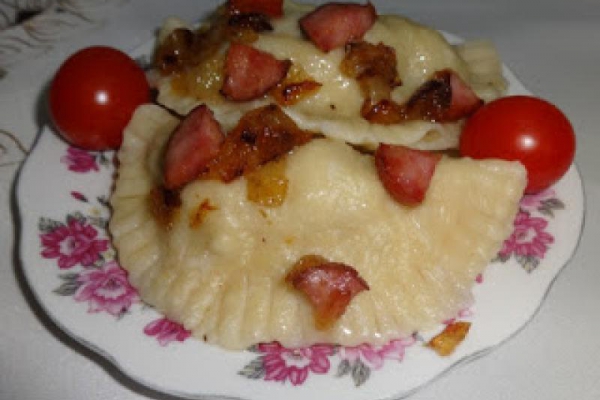 Pierogi z mięsem.