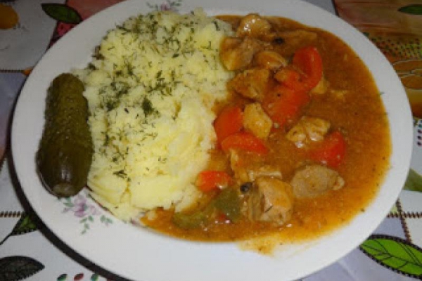 Gulasz węgierski.