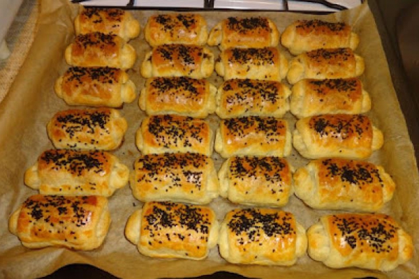 Ruloniki z farszem pieczarkowym.