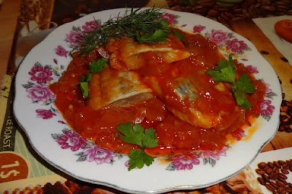 Filety śledziowe (matjasy) w pomidorach.