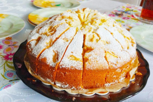 Proste ciasto – babka z owocami