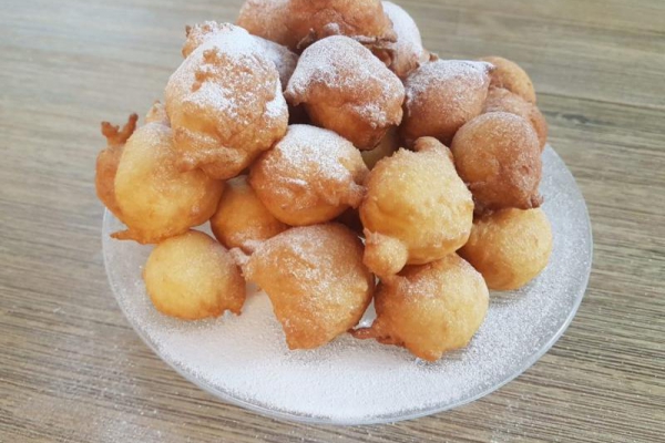 Mini pączki bez wyrabiania. Najszybszy przepis na karnawał