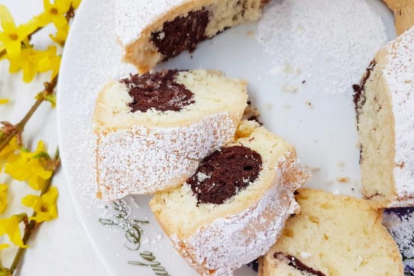 Prosta i pyszna babka na oleju dwukolorowa