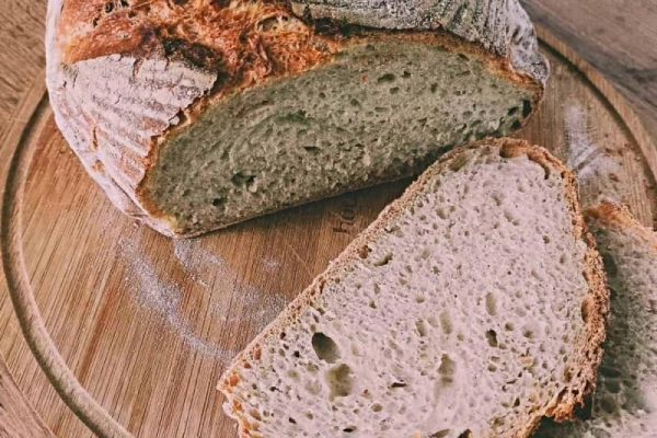 Przepis na domowy chleb na zakwasie