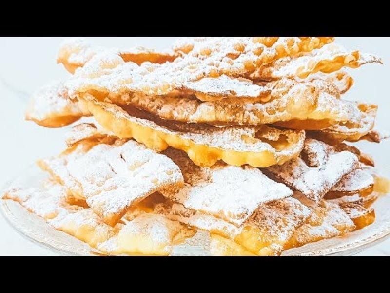 Faworki po włosku – chiacchiere