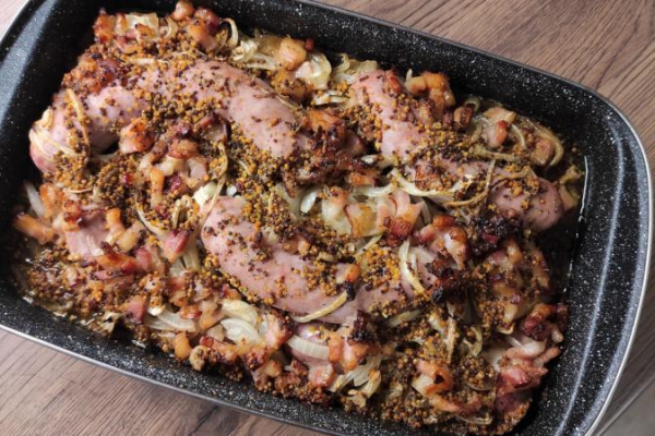 Pieczona biała kiełbasa