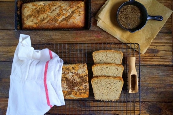 Chleb pszenno-żytni na zakwasie z kminkiem