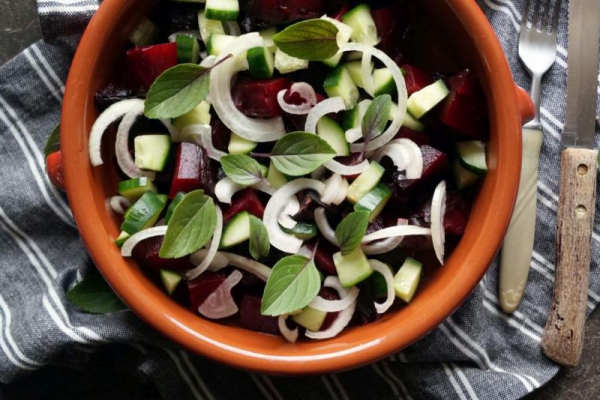 Sałatka z pieczonych buraków (dieta dr Dąbrowskiej)