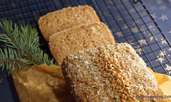 Razowy chleb na zakwasie z ziarnami pszenicy